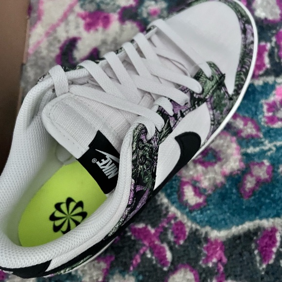 **NWT****NIKE•DUNK LOW WOMENS SIZE 10 ••"FLORAL TAPESTRY++*** - Picture 11 of 12